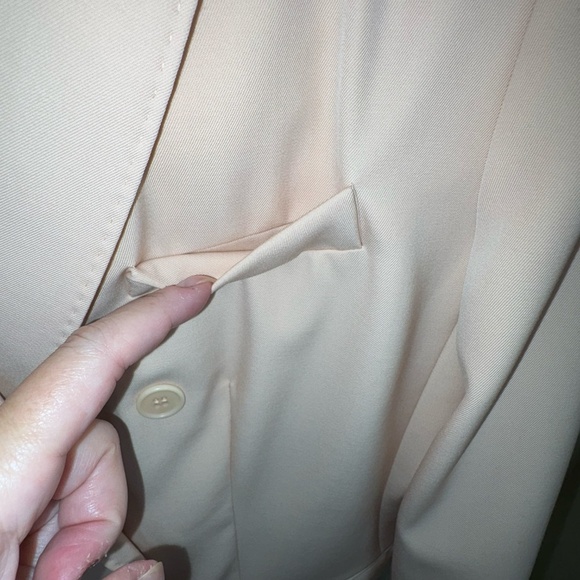 MaxMara Peach Double Breasted Button Front Virgin Wool Blazer Jacket; Size 10 - Picture 6 of 15